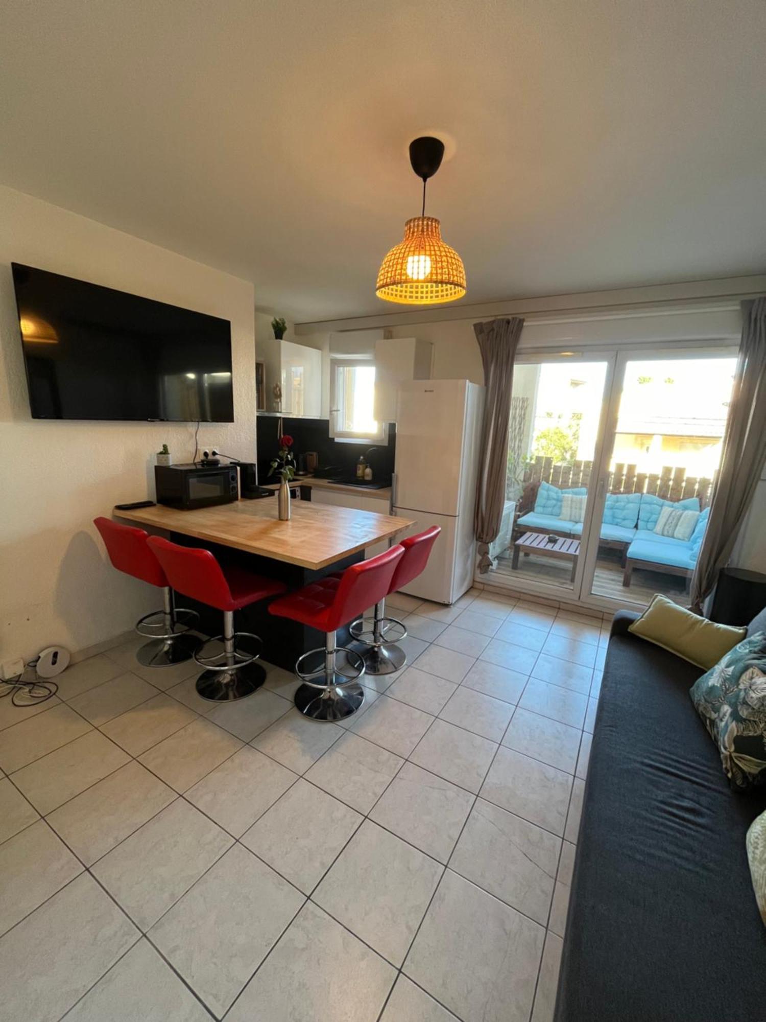 Joli T2/ Tram/ Clim/ Parking/ Wifi/ Piscine Daire Montpellier Dış mekan fotoğraf