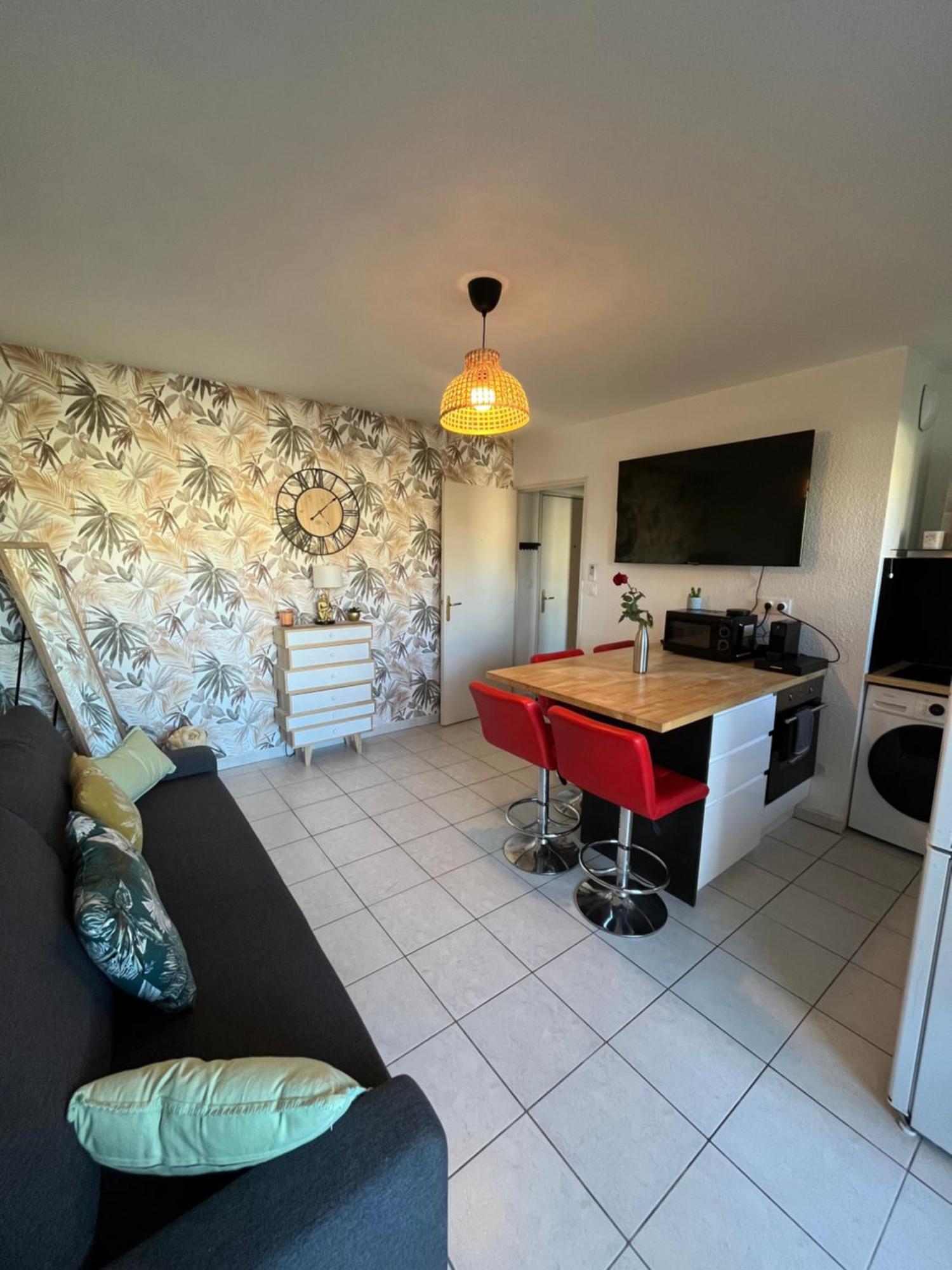 Joli T2/ Tram/ Clim/ Parking/ Wifi/ Piscine Daire Montpellier Dış mekan fotoğraf