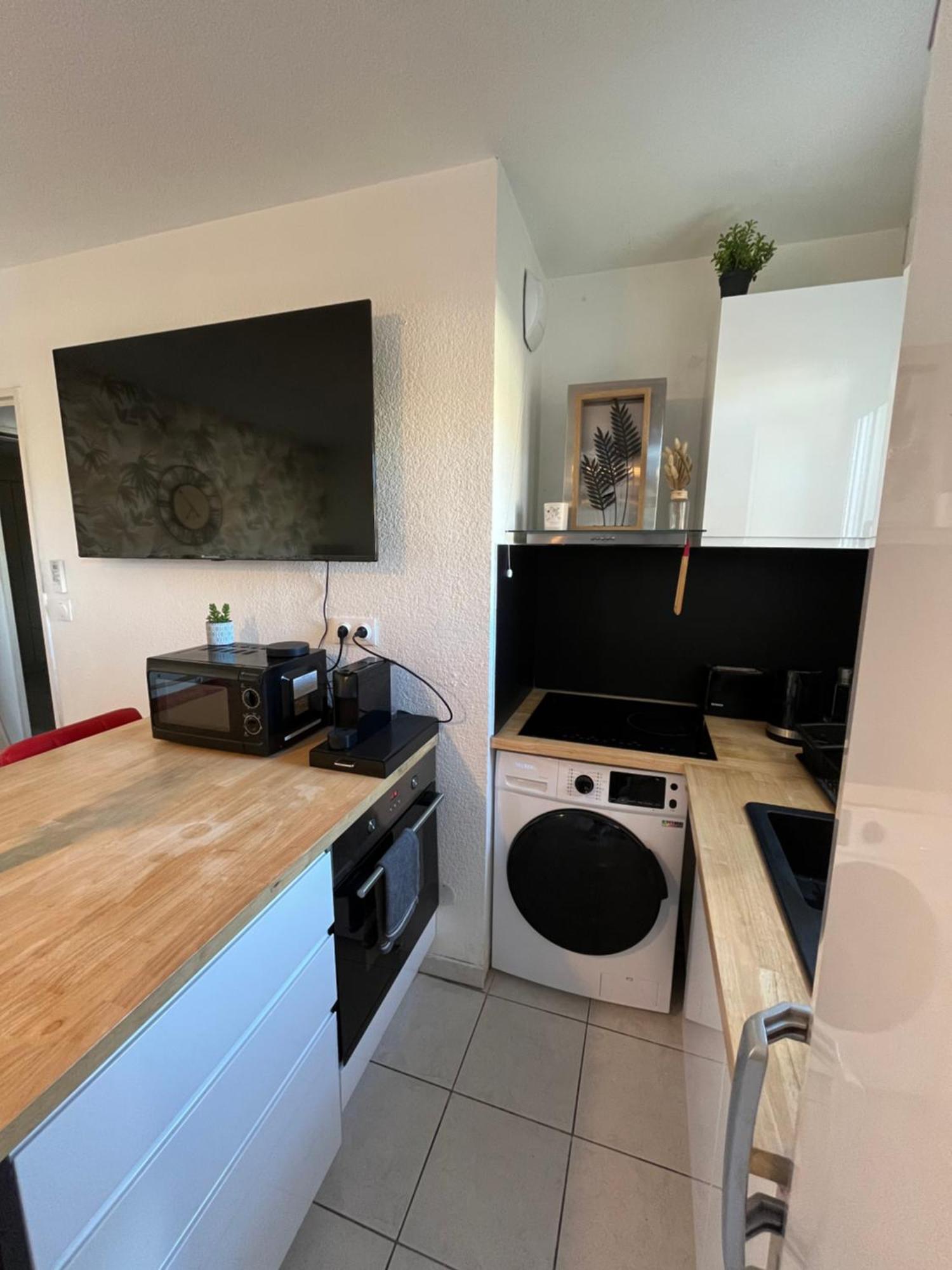 Joli T2/ Tram/ Clim/ Parking/ Wifi/ Piscine Daire Montpellier Dış mekan fotoğraf